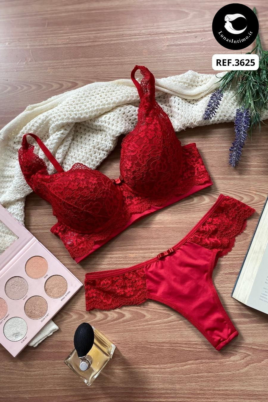 Completo in pizzo da donna con reggiseno e slip coordinato Lunas Intimo